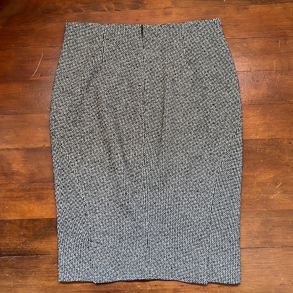 Emporio Armani Wool Blend Houndstooth Skirt - Picture 13 of 16